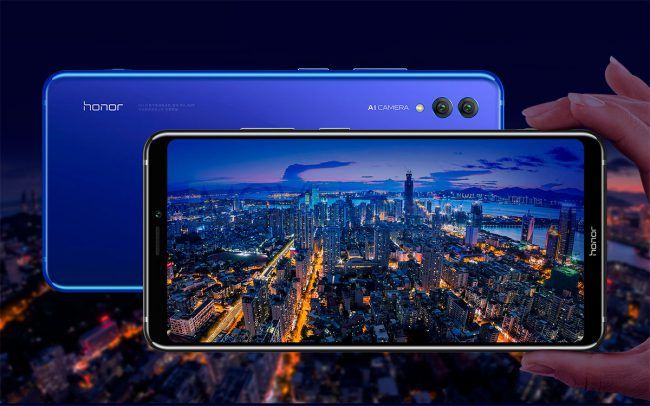 Honor Note 10 pantalla con ciudad de noche