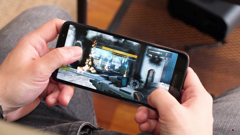 Videojuego mostrado en la pantalla de un smartphone