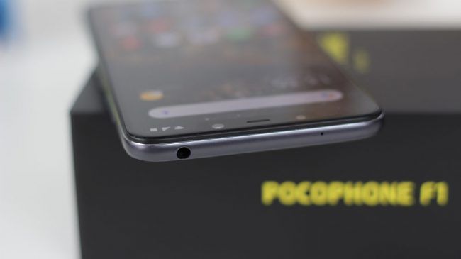 Toma de auriculares del Pocophone F1