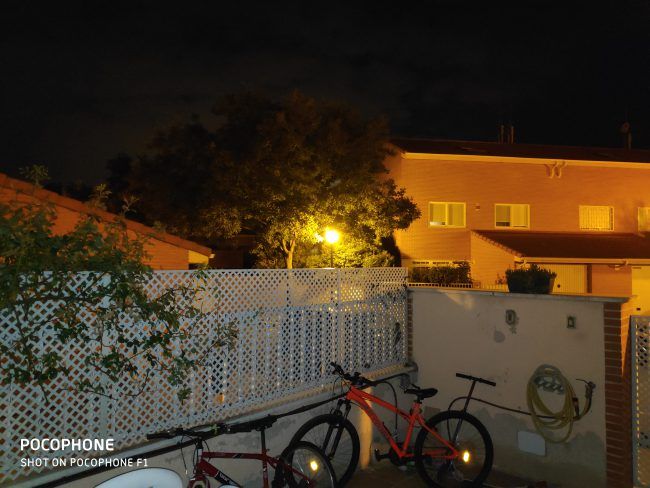 Foto noche con flash con el Pocophone F1