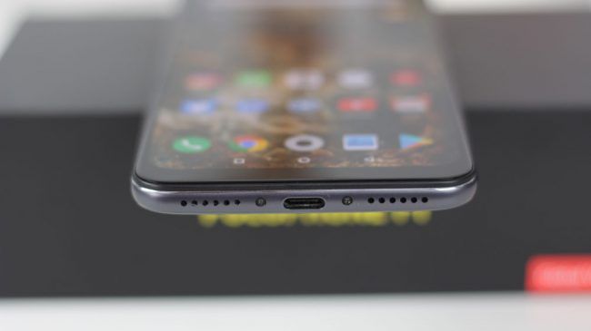 Puerto USB del Pocophone F1