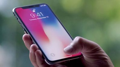 iphone x en mano