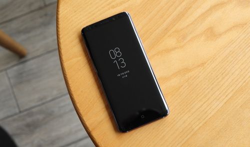 Samsung Galaxy S9 en mesa