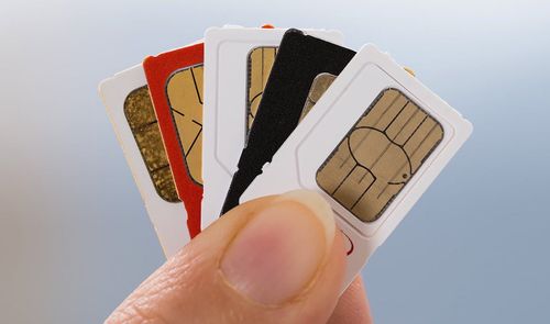 tarjetas sim en mano