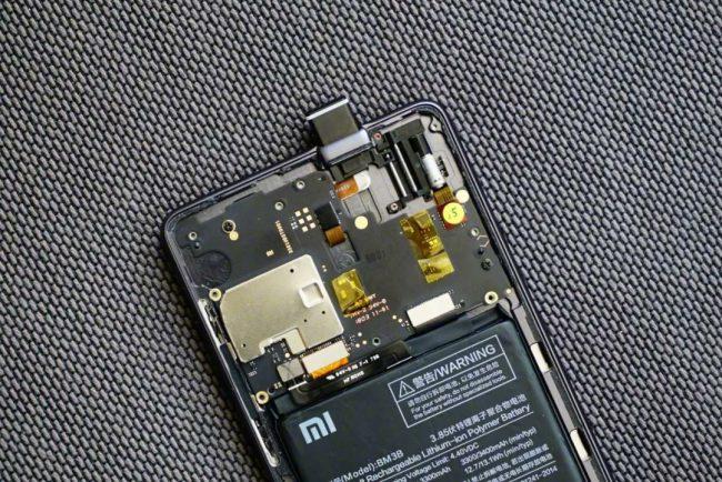 Interior de un prototipo del Xiaomi Mi Mix con cámara escamoteable