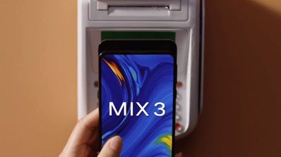 mi mix 3 en mano