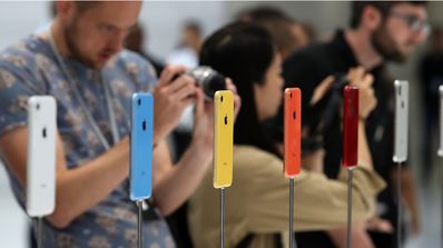 iPhone XR expuesto en una tienda de Apple
