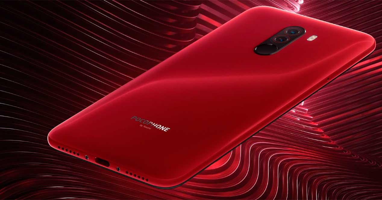 Pocophone F1 color rojo