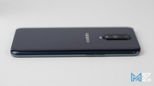 Botones laterales del Oppo RX17 Pro