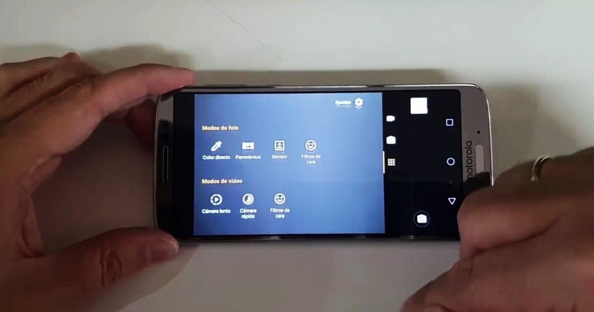 Interfaz de la cámara de un smartphone de Motorola