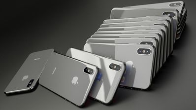 Muchos iPhone X apilados uno detrás de otro