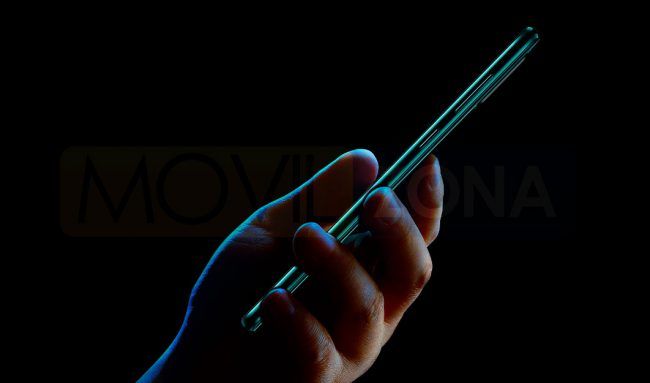 Samsung Galaxy A8s fondo negro