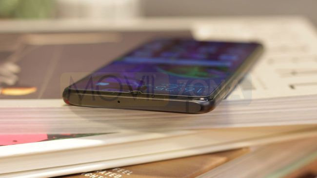 Huawei P30 detalle exterior carcasa