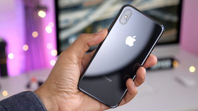 iphone en mano