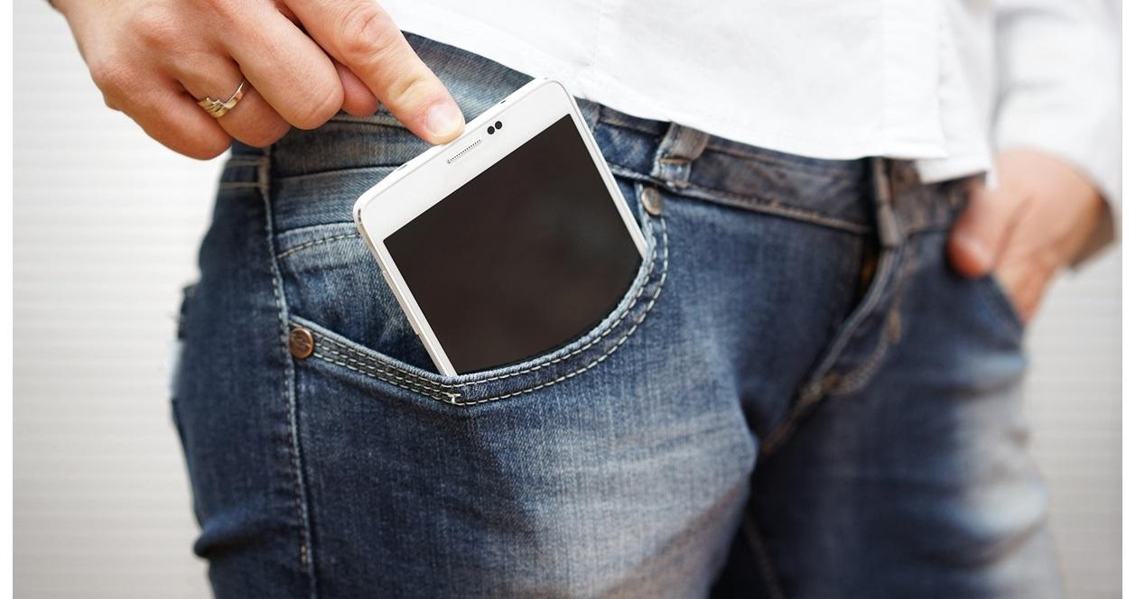 smartphone-pocket