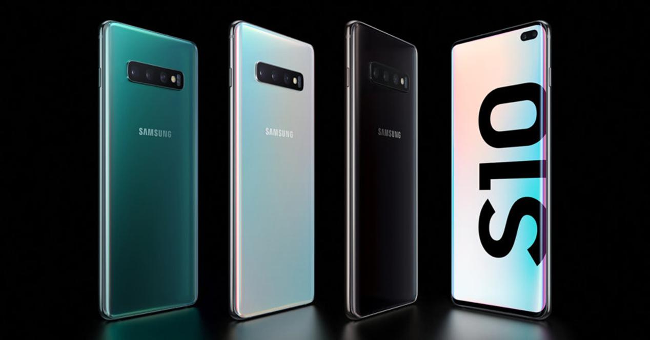 Samsung Galaxy S10 Plus con parte trasera en varios colores