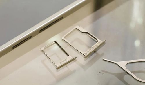 Móvil con dos ranuras para tarjetas SIM