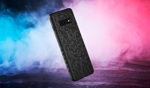 Galaxy S10 con funda protectora