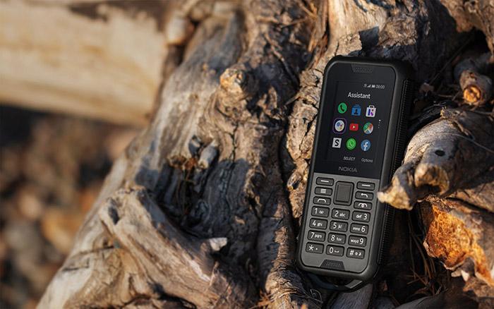 Nokia 800 apoyado en piedras