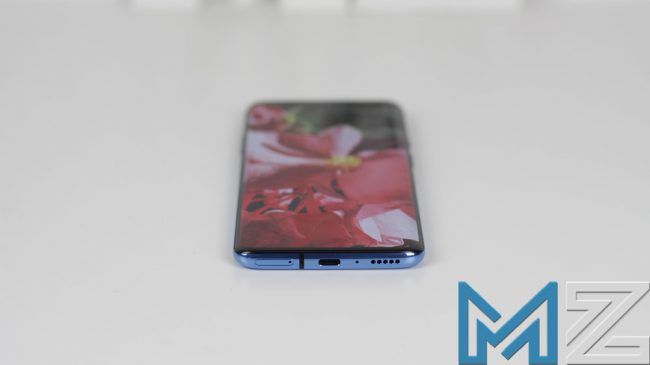 Puerto USB del OnePlus 7T Pro