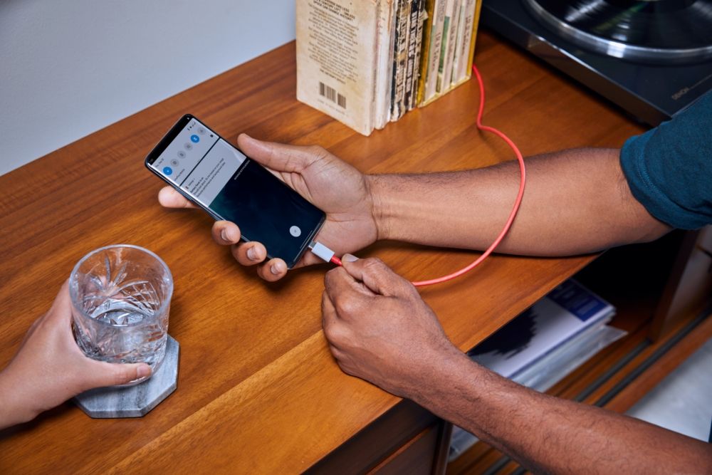 OnePlus 7T Pro cargando