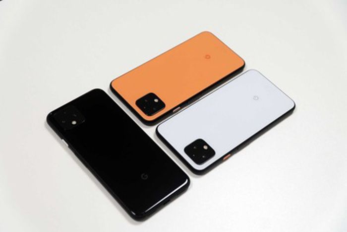 Trasera del Google Pixel 4 en varios colores