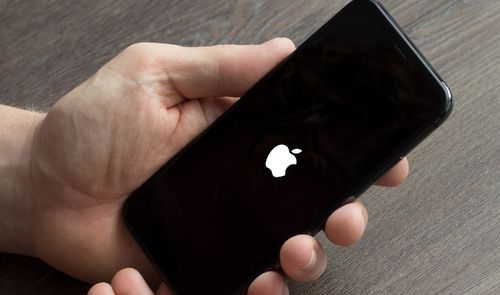 iphone logopedias apple