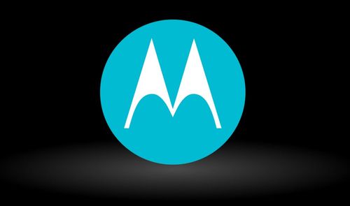 Motorola logo sobre fondo negro