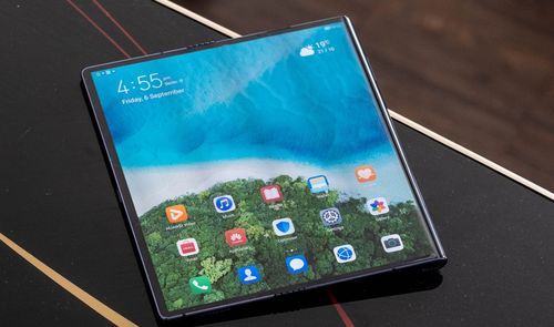 Huawei Mate X en mesa