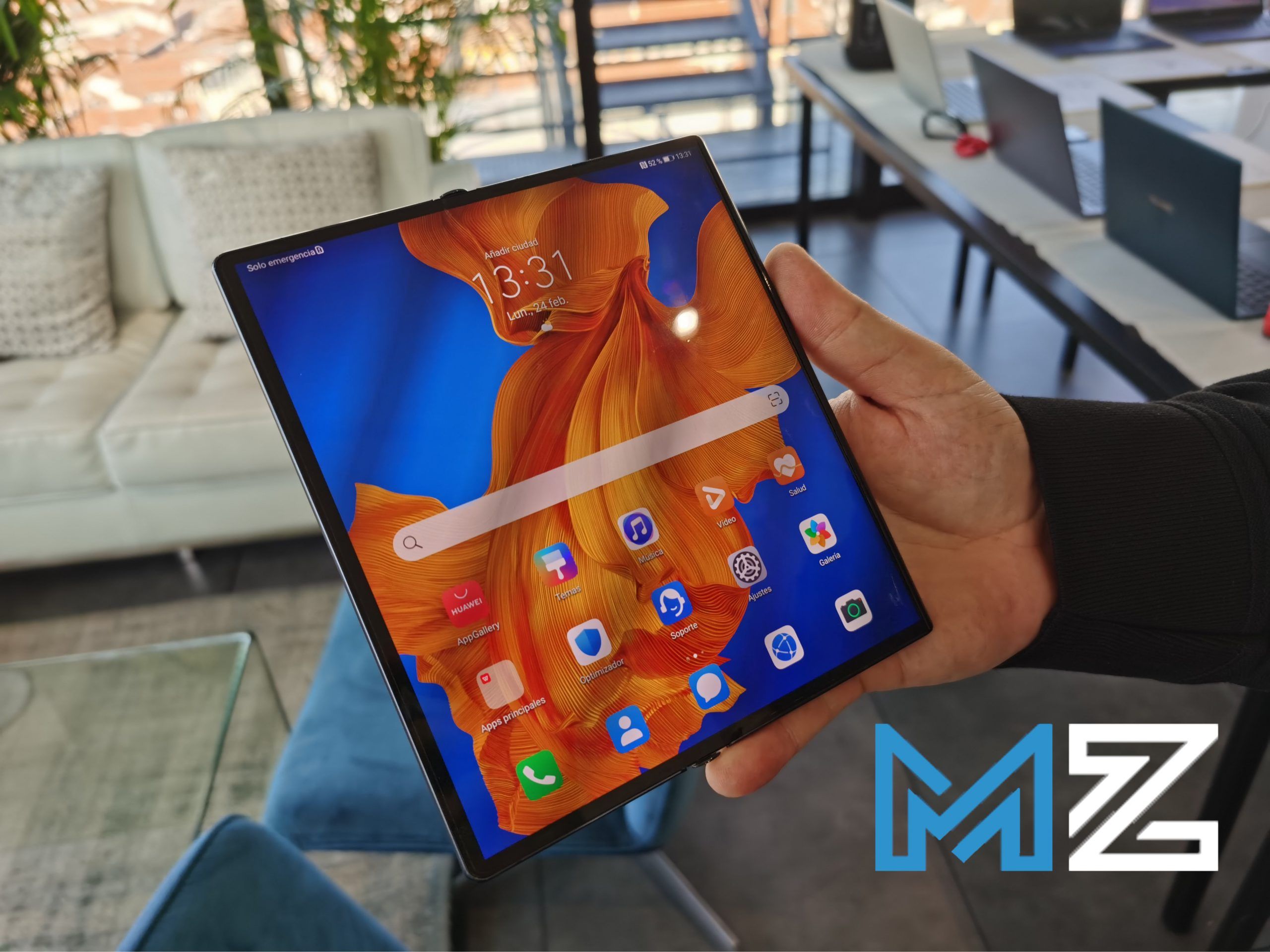 Huawei Mate XS abierto 01