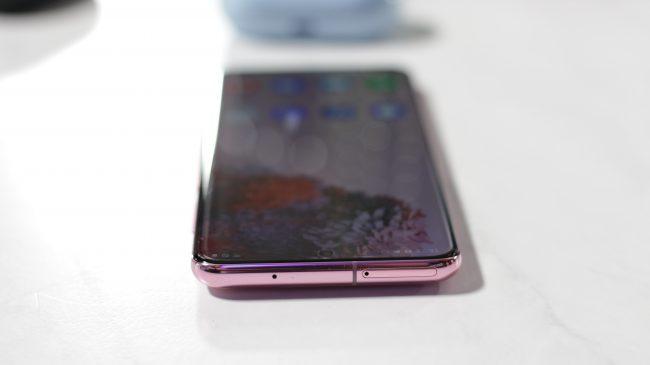 Galaxy S20 rosa de lado