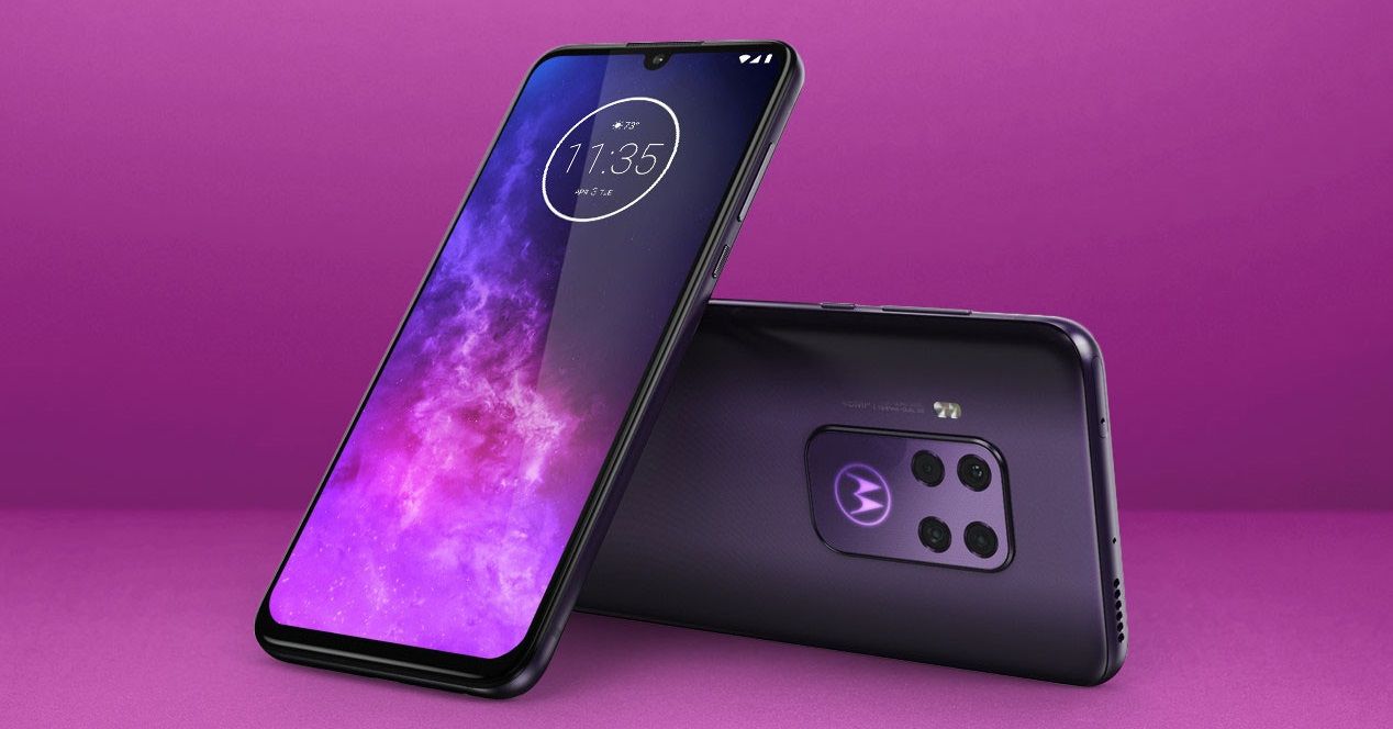 Motorola One Zoom portada morada