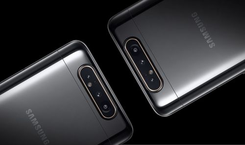 Samsung Galaxy A80 camaras fondo negro