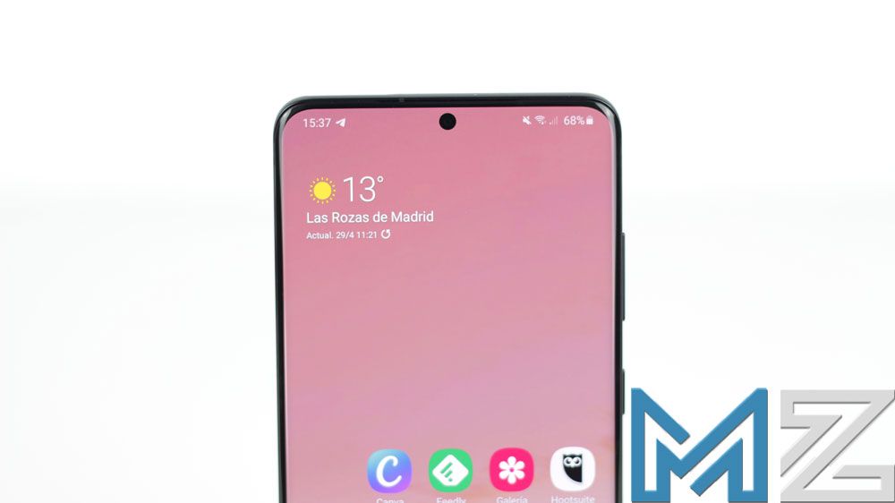 Agujero en la pantalla del Samsung Galaxy S20+