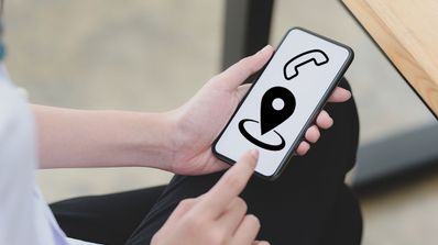 teléfono movil mano mapa ubicación