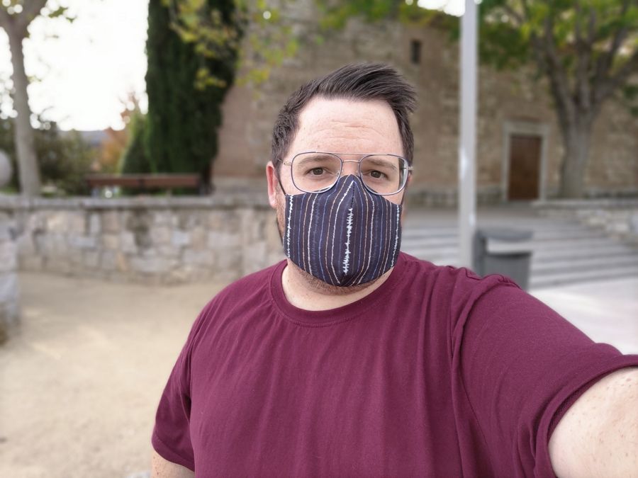geek con macarilla realme 7 pro