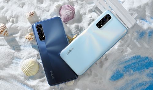realme 7 dos colores posado
