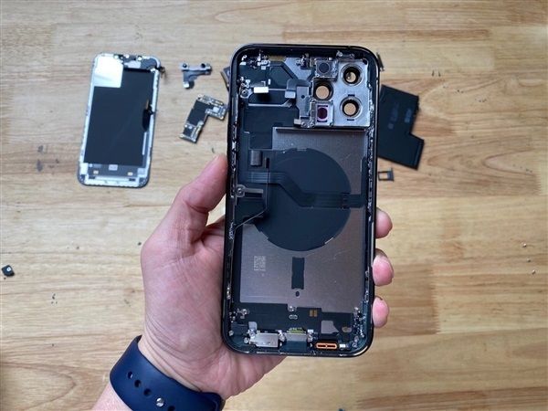 iphone 12 pro max desmontado