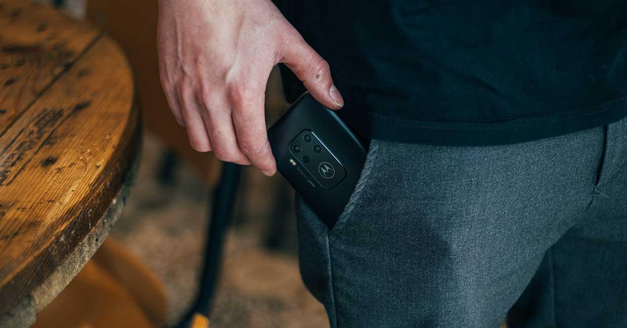 Un Motorola en el bolsilllo