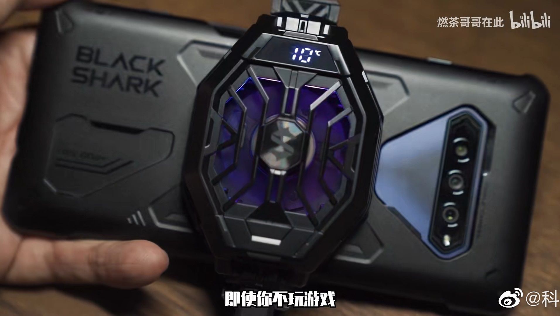 xiaomi black shark 4 en la mano 02