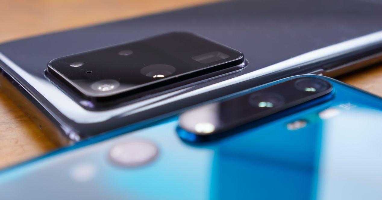 dos cámaras de movil