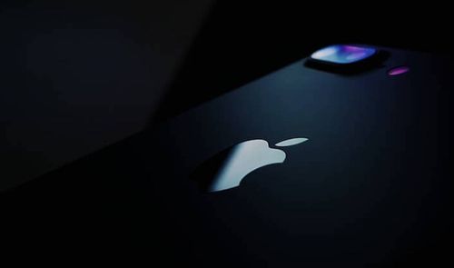 iPhone apple logo