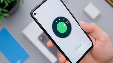 móvil mano android 11