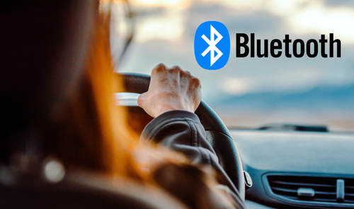 persona conduce bluetooth coche