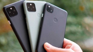 Tres modelos del Google Pixel 5a