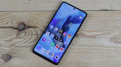 Teléfono Xiaomi 11T Pro en una mesa