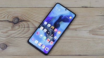 Teléfono Xiaomi 11T en una mesa