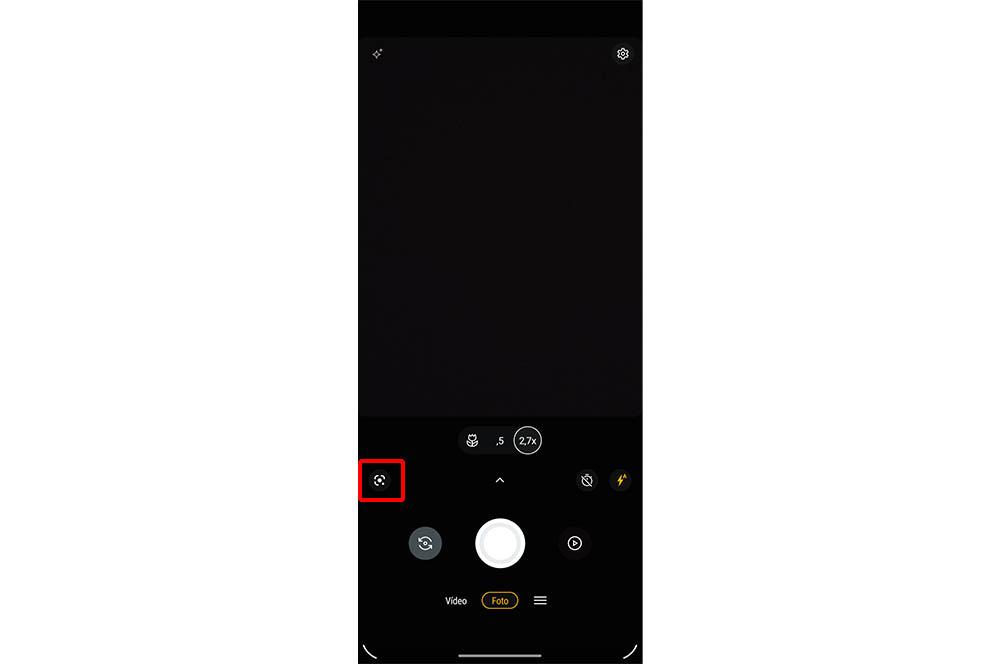 Entrar Google Lens desde l'application de caméra de un mobile Android