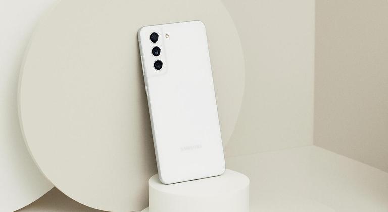 Samsung Galaxy S21 FE blanco