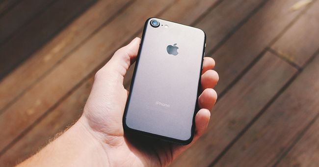 iPhone SE 3